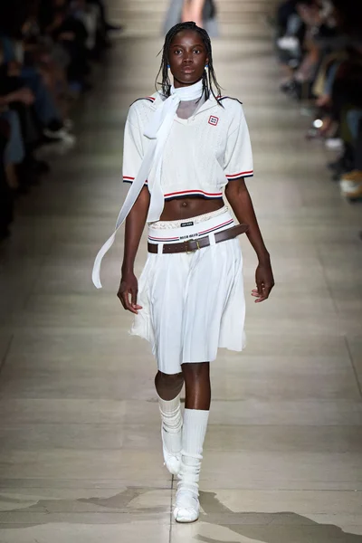 Look 1